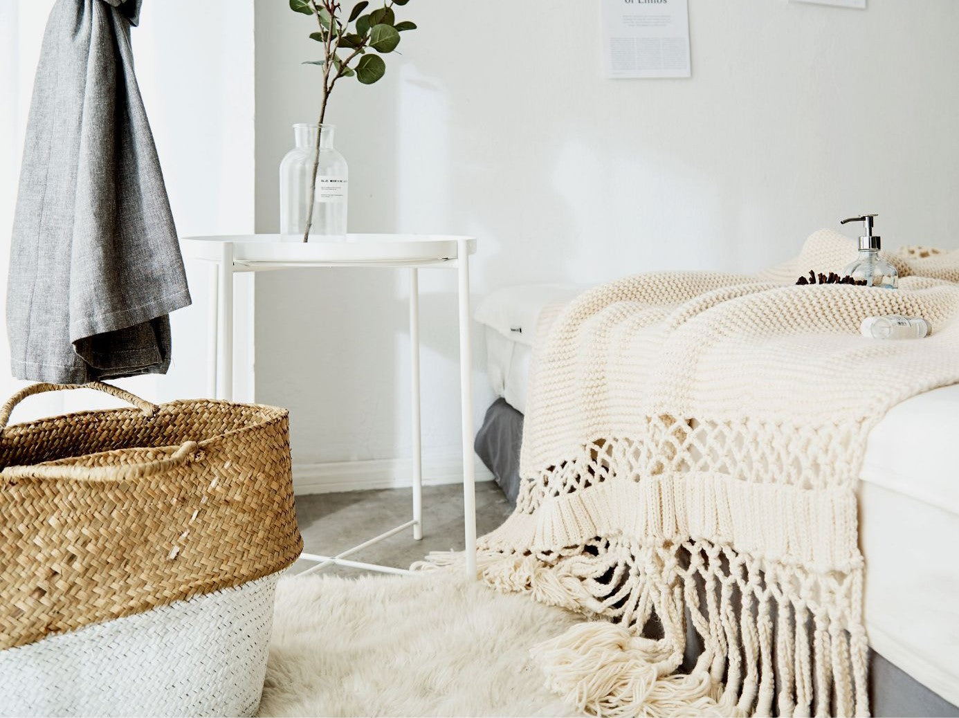 Chunky Hand-Knitted Tassel Blanket in Ivory